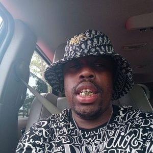 Meet your Posher, Mailk